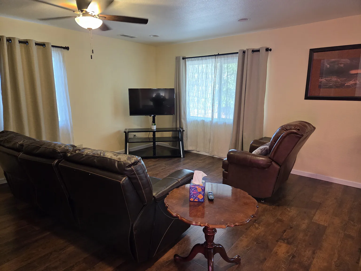 2 bed, 1200 sqft, $2,100 — Photo 2