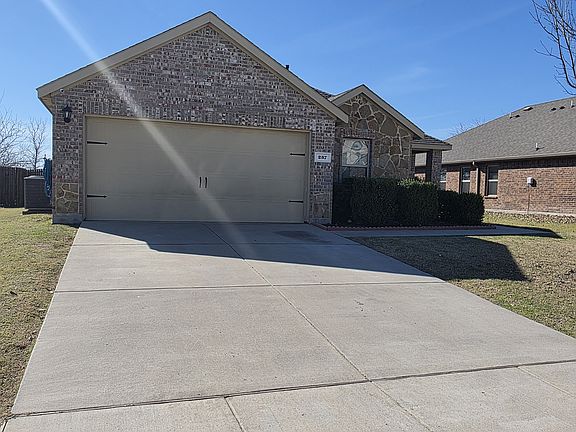 3rd image of 237 Thoroughbred St