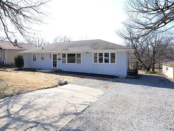 2nd image of 505 E 105th St