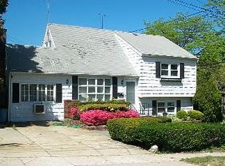 3741 Stokes Ave, Bethpage, NY 11714
