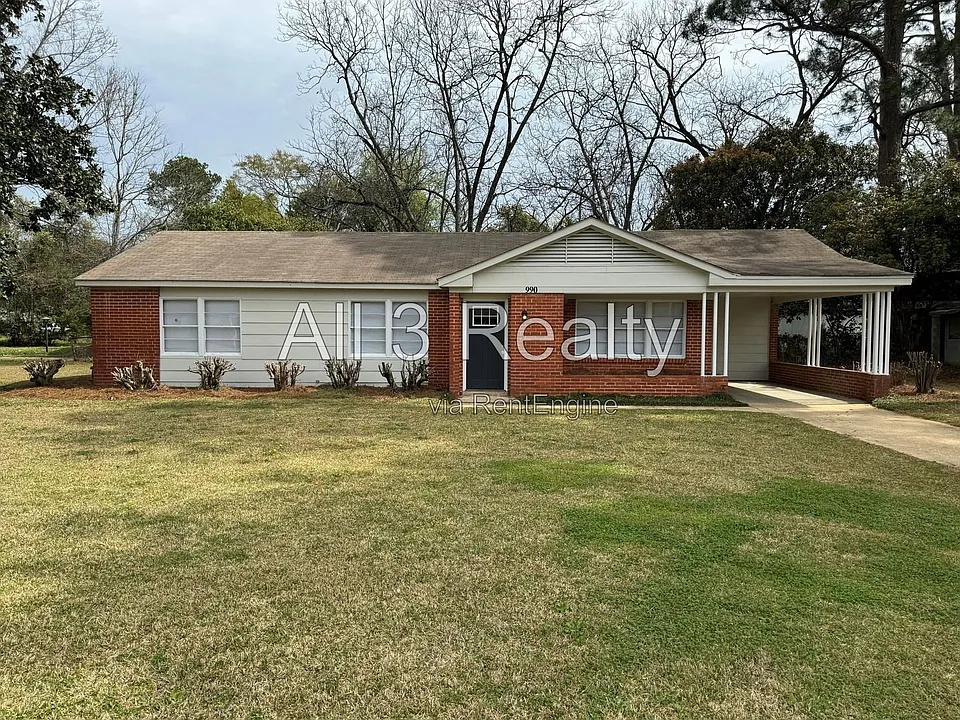 990 Parkwood Dr