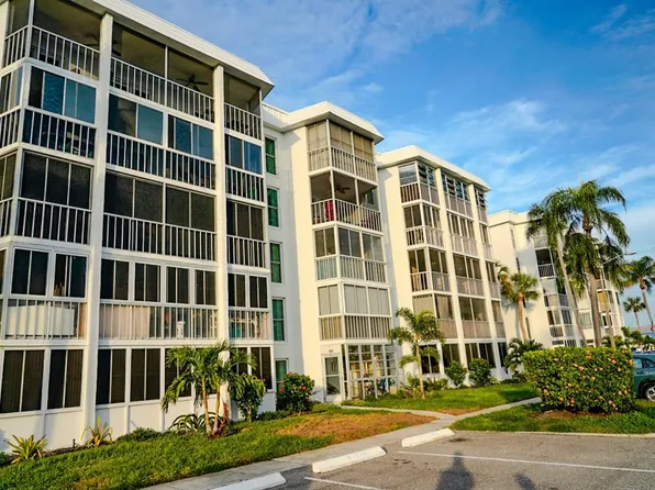 4902 38th Way S APT 409, Saint Petersburg, FL 33711