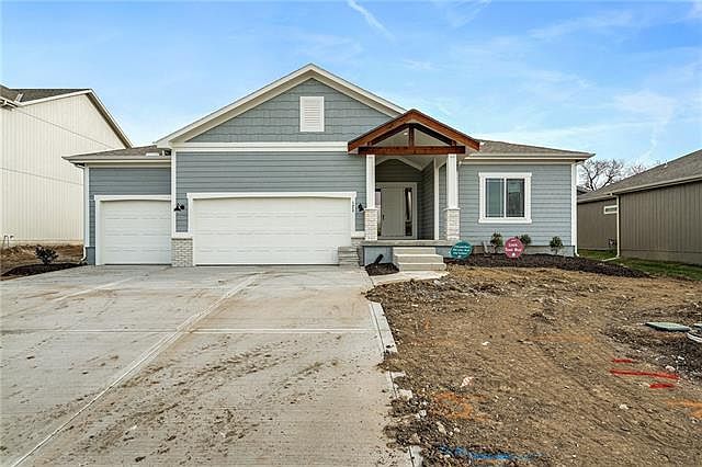 1st image of 123 NW Joshua Dr