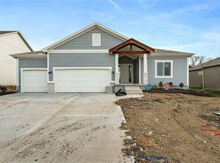 123 NW Joshua Dr, Lees Summit, MO 64081