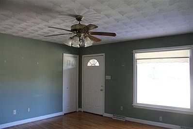 5th image of 255 Priddy St