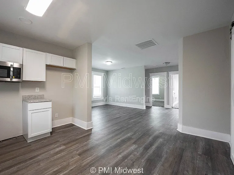 538 W 29th St #B — Photo 9