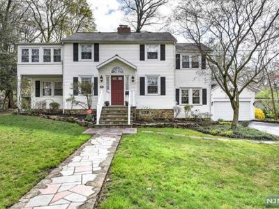 124 Ball Rd, Mountain Lakes, NJ, 07046