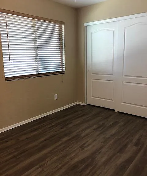 802 S 112th Ave — Photo 18