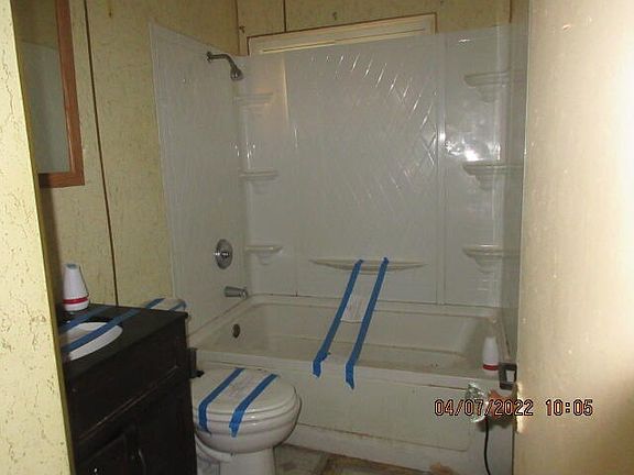 5th image of 146 Fenton St