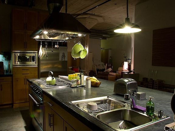 3rd image of 115 W 4th St Unit 314