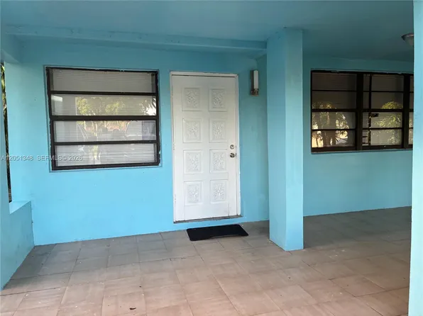 1011 NW 183rd Dr, Miami Gardens, FL 33169