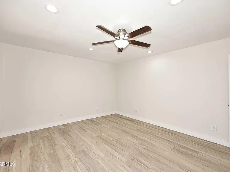 4111 N 87th Pl — Photo 31