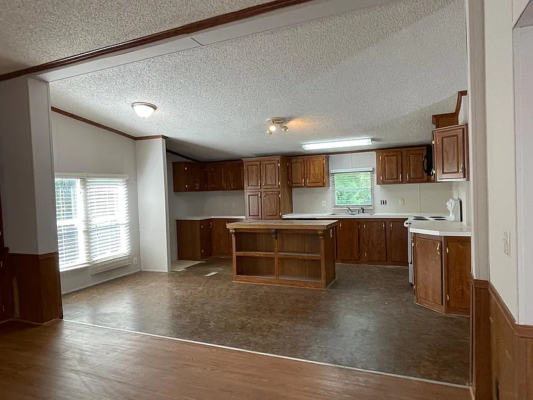 122 Fielding Ln — Photo 6