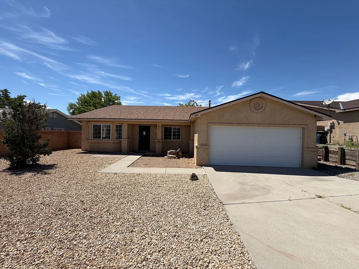 3 Bedroom Single Story Home Available Near Unser Blvd SW & Arenal Rd SW! — Photo 1