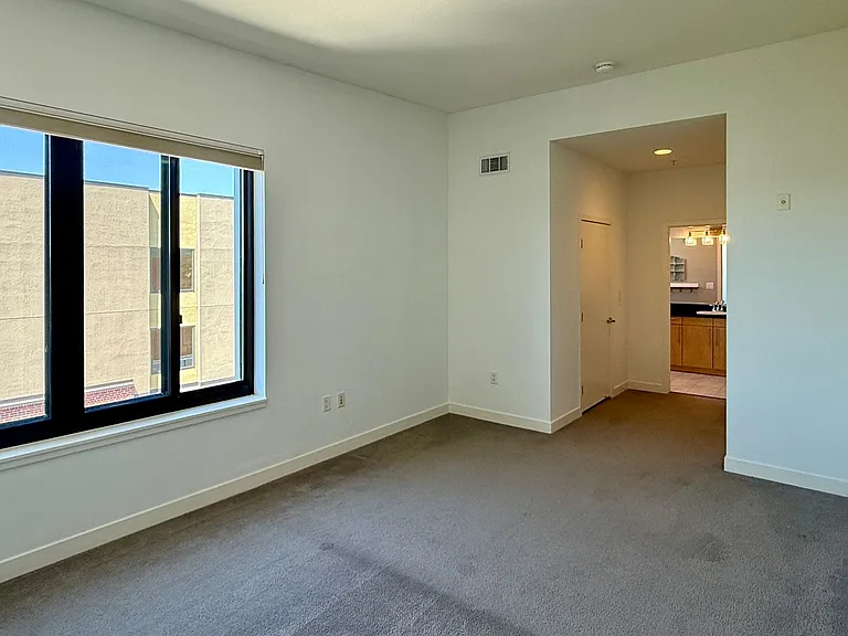88 Bush St #4215 — Photo 5