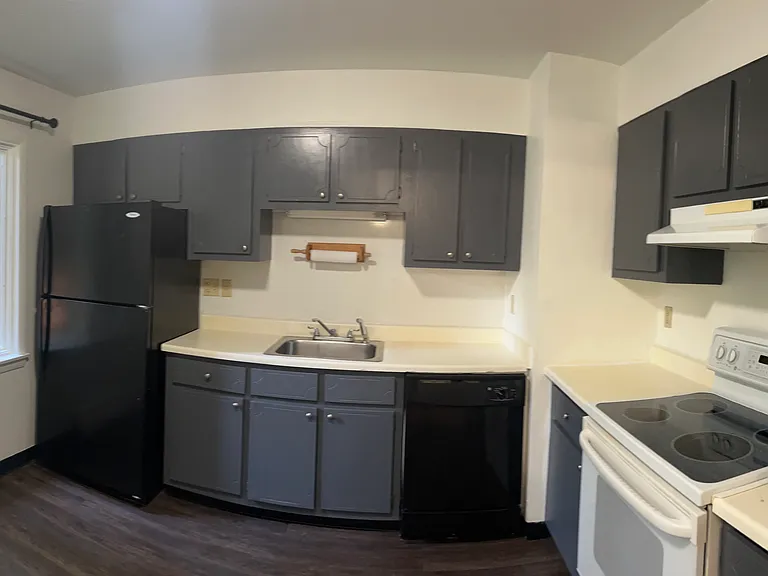 10 Aron Dr #2 — Photo 1