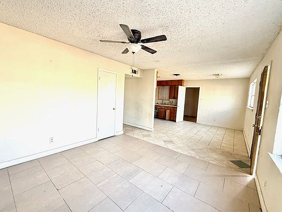 2nd image of 2217 Country Club Dr