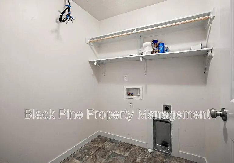 644 Stanley Lake St — Photo 29