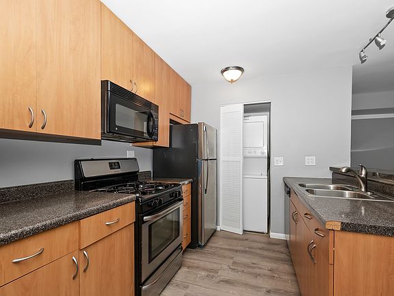 4th image of 7819 S South Shore Dr APT A3