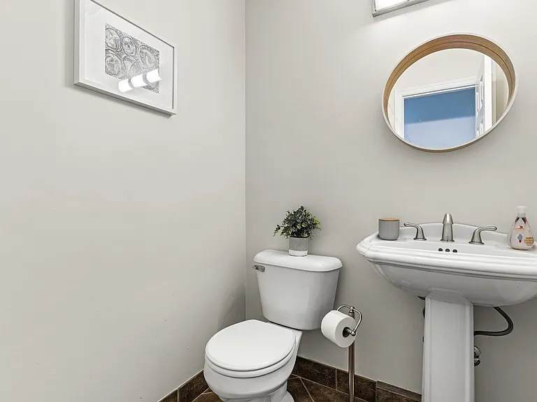 118 Archdale Dr — Photo 14