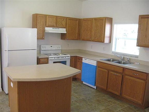 2nd image of 13 Firtree Ln