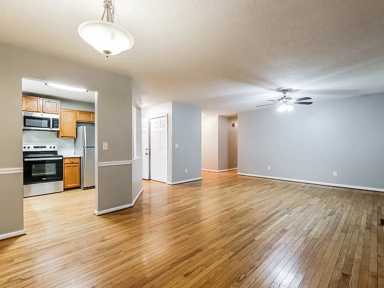 426 Ivy Crest Dr — Photo 6