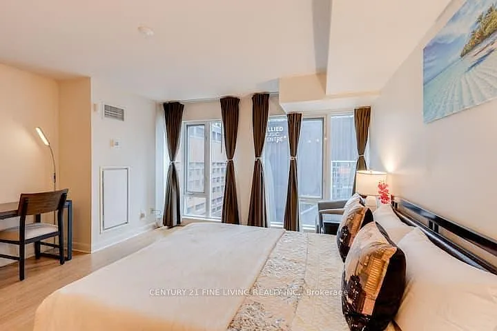 200 Victoria St #1317 — Photo 4
