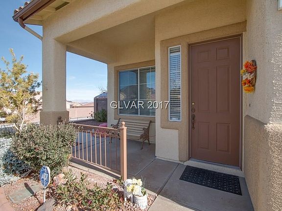 3rd image of 1016 Black Olive St