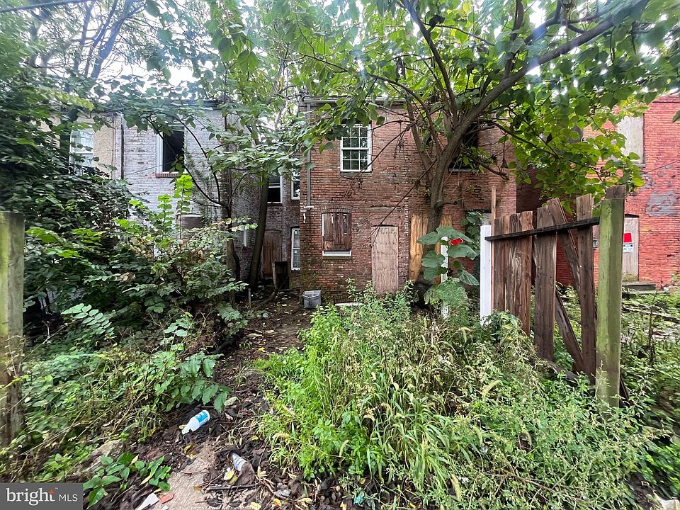 2nd image of 2430 E Hoffman St