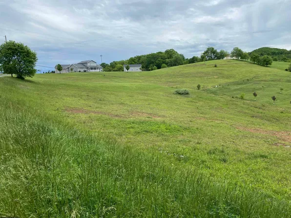 Christopher Ave, Bridgeport, WV 26330