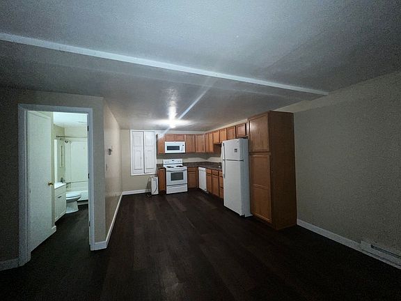 2nd image of 133 N Poplar St APT 4