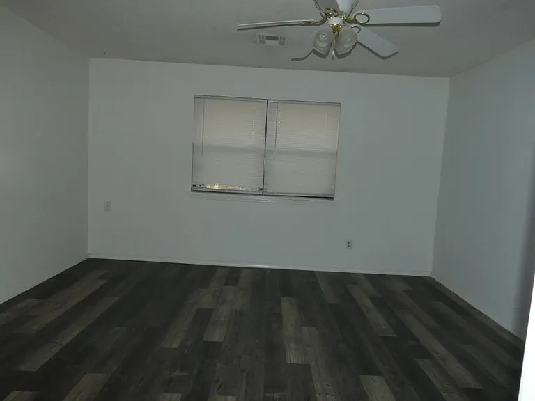 2905 NE Tortoise Dr #D — Photo 16