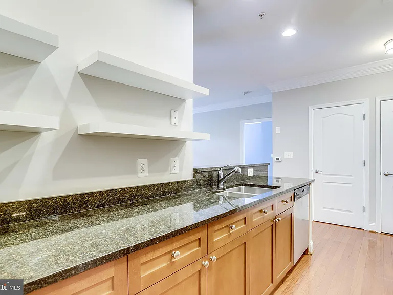 1115 Cameron St #208 — Photo 19