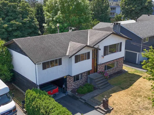 17844 57a Ave, Surrey, BC V3S 1J4