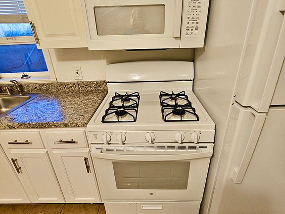 3rd image of 405 S Morris Ave #2