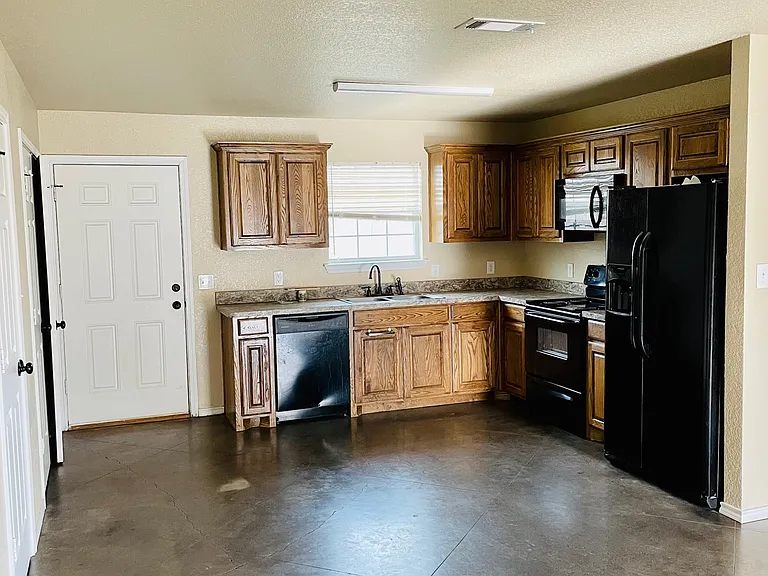502D S Cleburne Whitney Rd — Photo 5