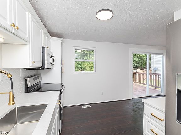 4th image of 5063 Creekside Blvd