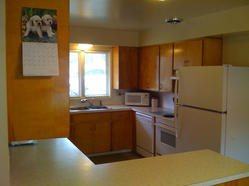 2nd image of 131 Birch Banks Rd