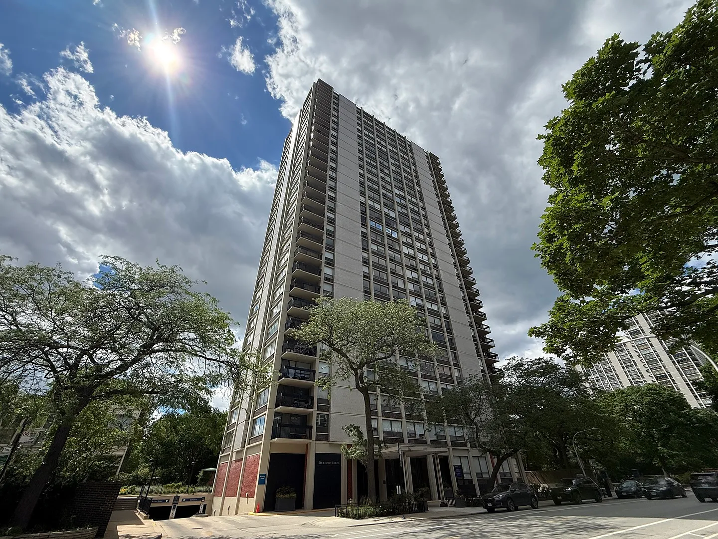 2 bed, $3,000 — Photo 1