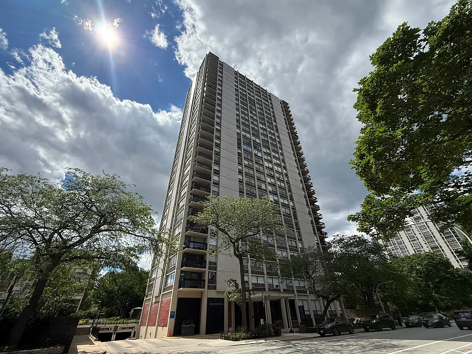 1355 N Sandburg Ter #1801D