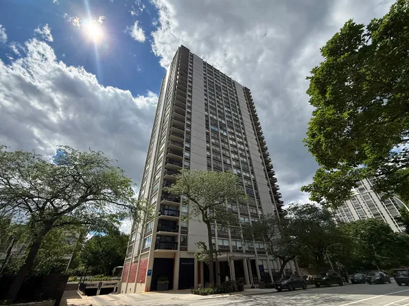 1355 N Sandburg Ter APT 1801D, Chicago, IL 60610