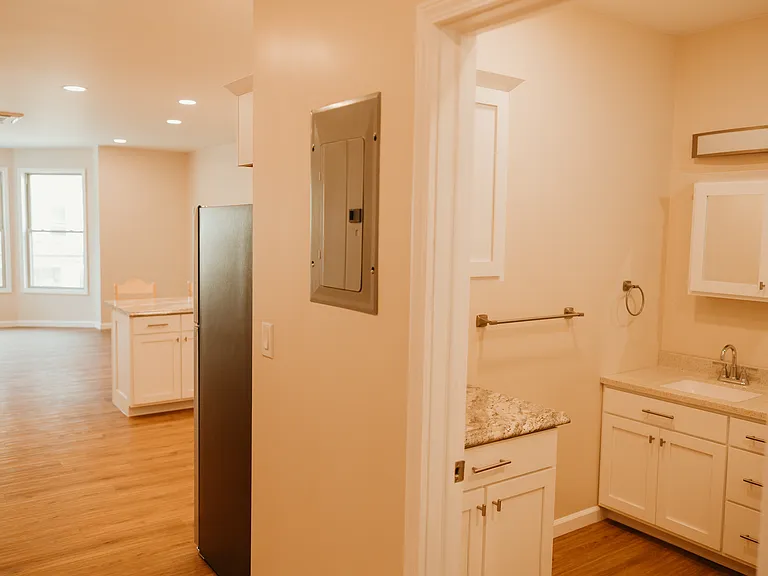 212 Main St #2 — Photo 18