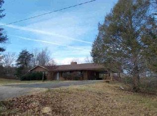 96 Albeck Dr, Hurt, VA 24563