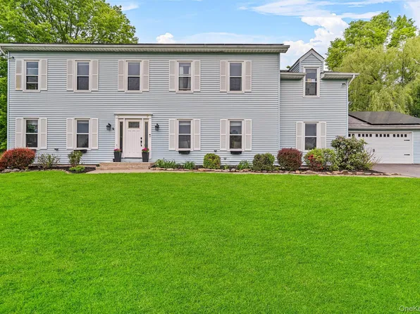 8 Red Oak Court, Middletown, NY 10941