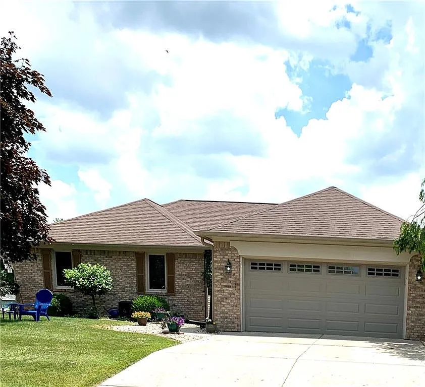 921 Brookside Ln photo 1