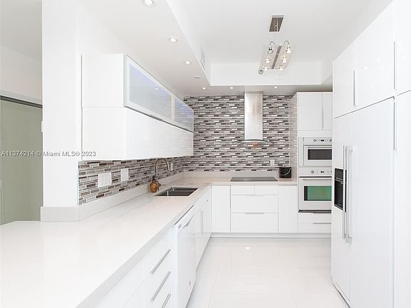 3rd image of 19101 Mystic Pointe Dr APT 3103