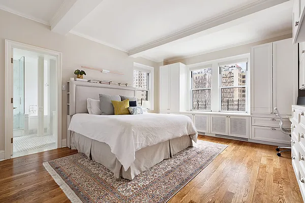 Sold by Compass | media 31