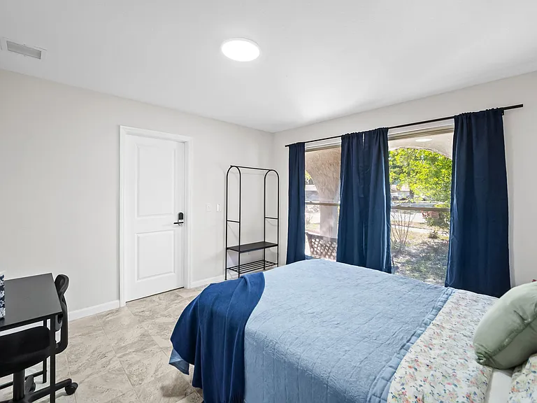 Rebecca Dr — Photo 3