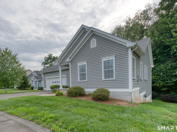 9 Chapman Chase #9, Windsor Locks, CT 06096