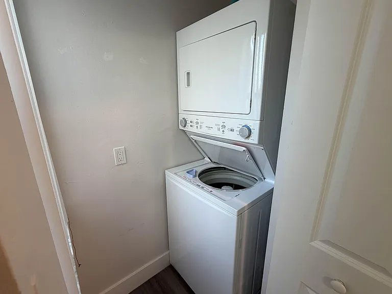 223 SE 11th Ave #223 — Photo 6